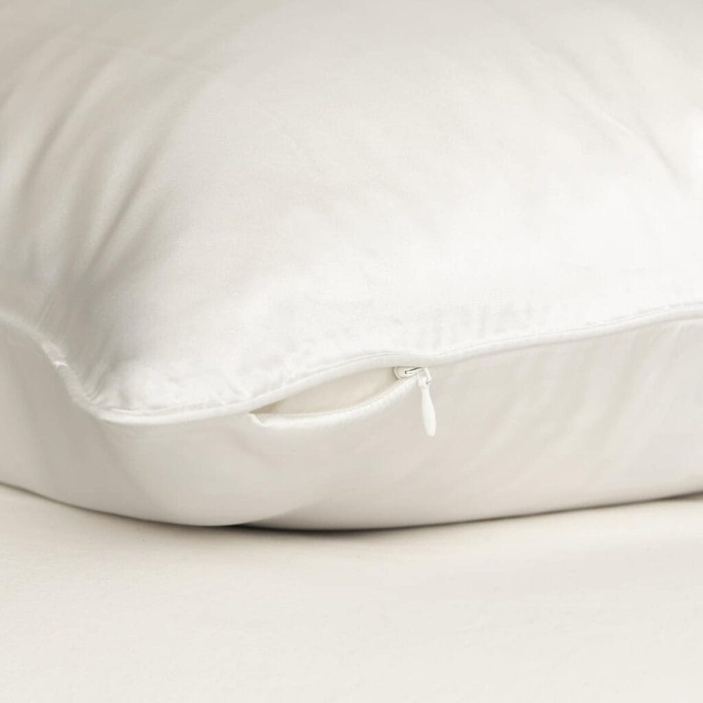 Sidenörngott i 100% mullbärssilke! Bra för både hud och hår.