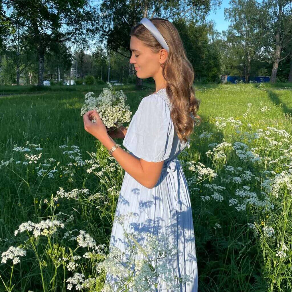 Diadem i himmelsblå som är böjbart